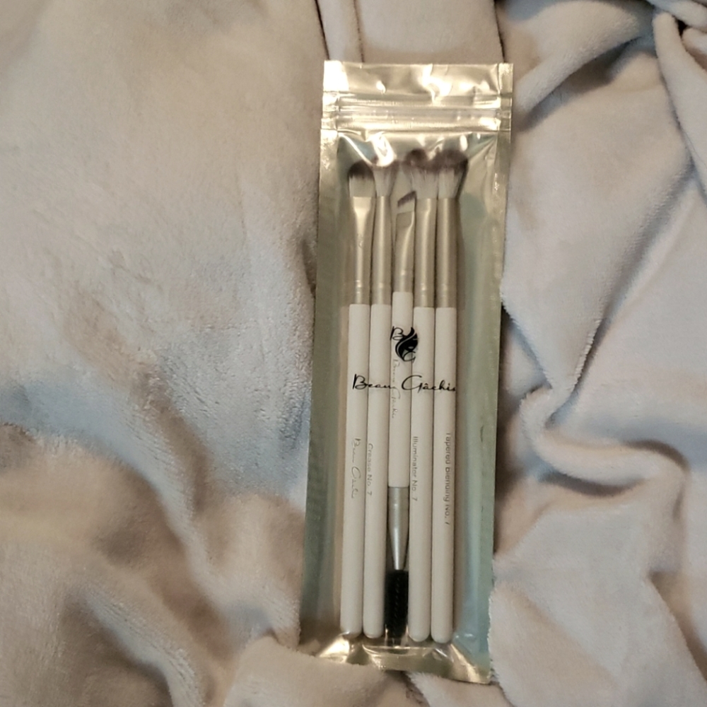 Beau Gachis No. 7 Brush Set